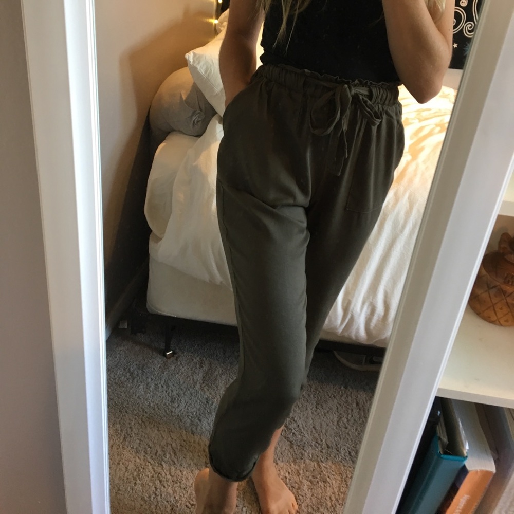 Cute Oliver green pants!